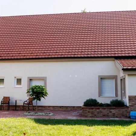 Kollar D Guest House - Prenociste Rooms 수보티차 외부 사진