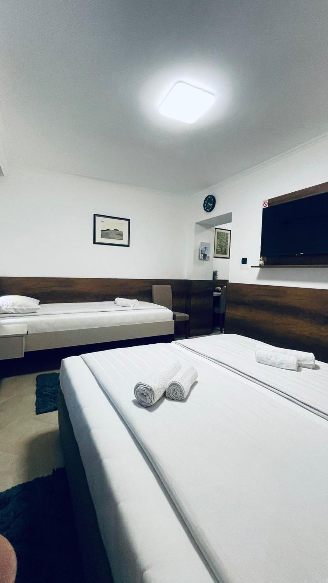Kollar D Guest House - Prenociste Rooms 수보티차 외부 사진